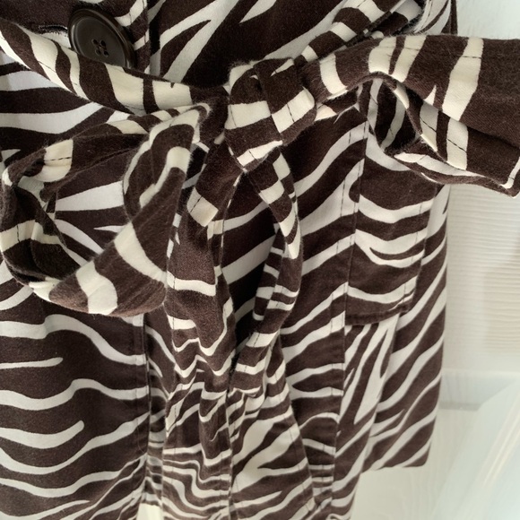 Talie Brown & White Animal Print Zebra Print Chic Y2K Jacket Feminine Trending - Picture 5 of 16